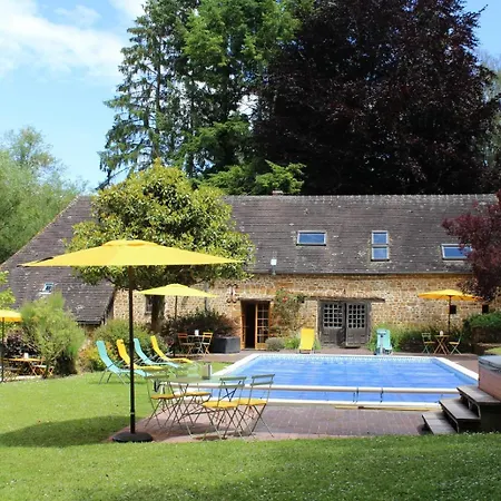 Domaine Complet De 5 Gites, 35 Pers Avec Piscine, Tennis בית נופש Guerquesalles